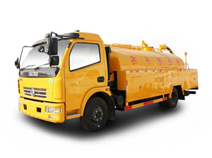 東風(fēng)多利卡8噸高壓清洗車(chē)